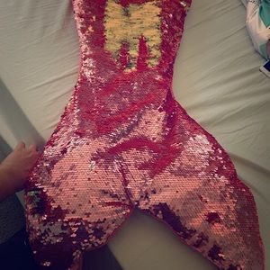Sequin/ fleece mermaid tail blanket